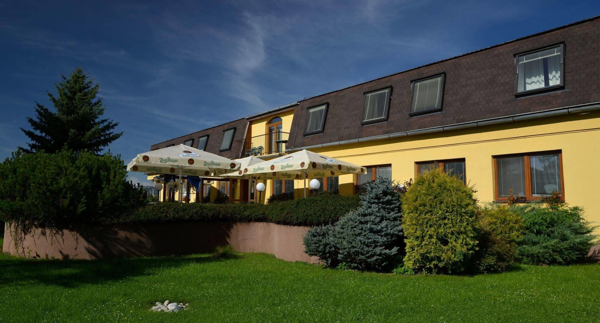 Bešeňová Penzion Agrothermal מראה חיצוני תמונה