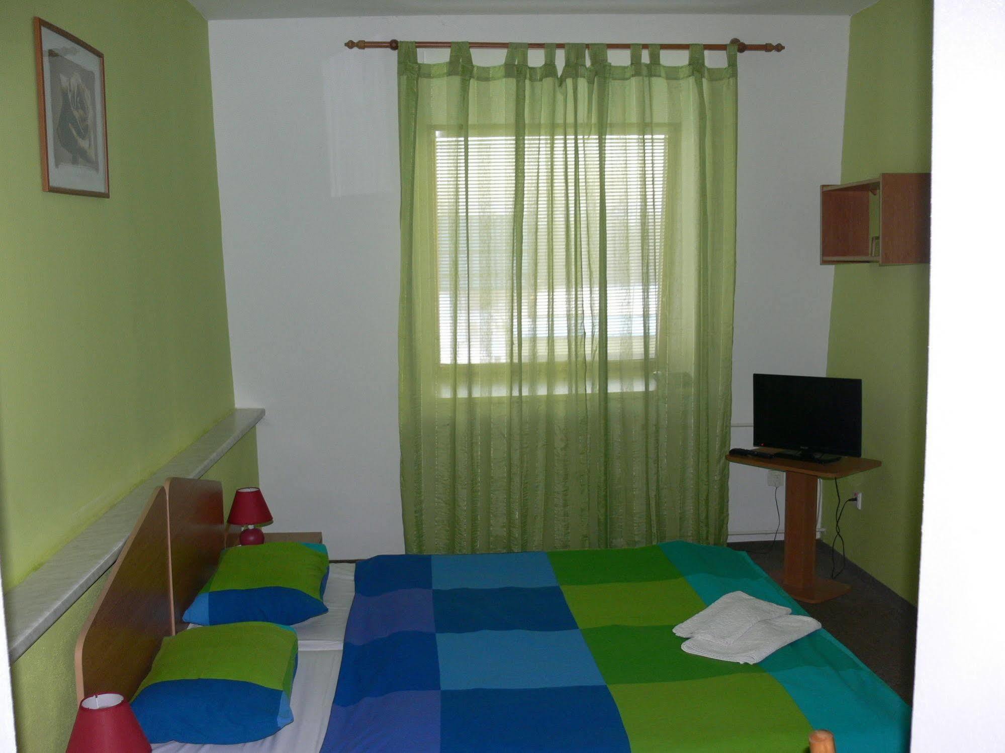 Bešeňová Penzion Agrothermal מראה חיצוני תמונה